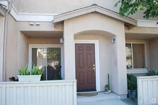 Building Photo - 1126 Latigo Cv Unit #7 Rental