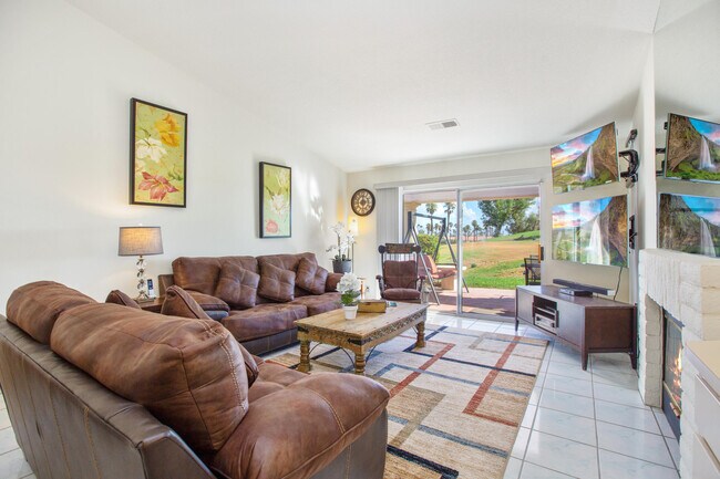 Photo - 709 Vista Lago Cir N