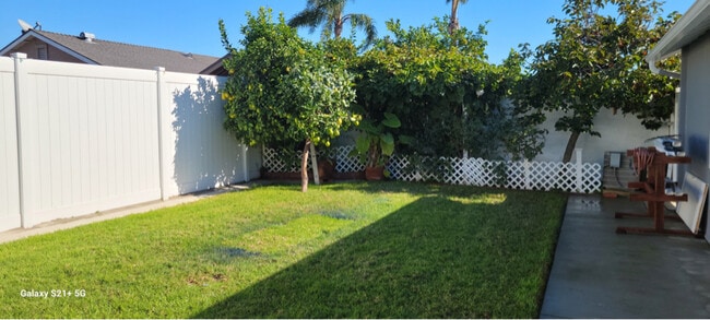 Building Photo - 9621 Telhan Dr