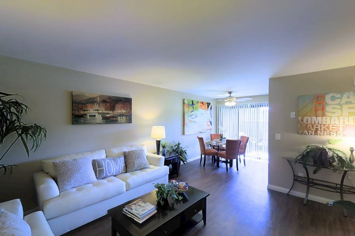 3D Tour - The Casas Apartments