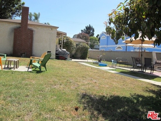 partial back yard - 1537 E Palm Ave