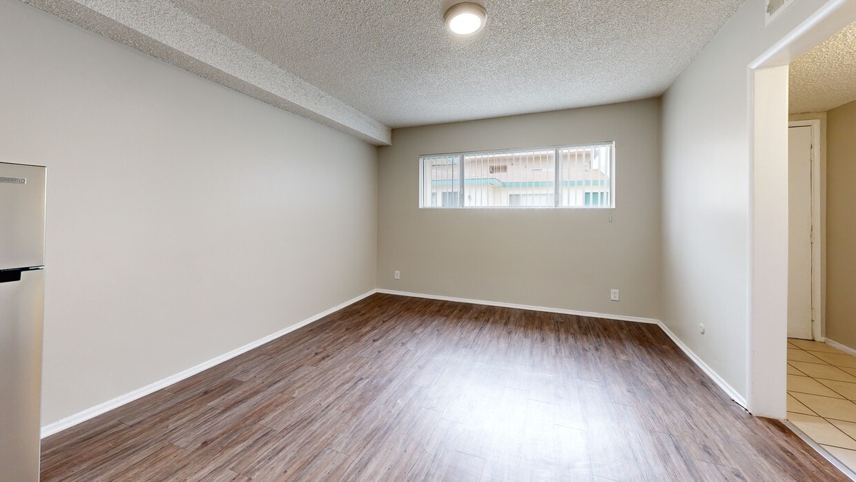 3D Tour - 12603-12609 Eucalyptus Ave