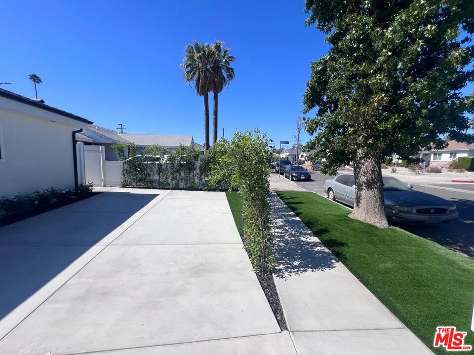 Photo - 7669 Beeman Ave