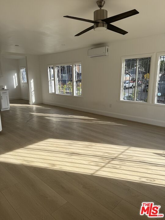 Photo - 1101 W 40th Pl Condo