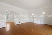 Photo - Orange Triplex Unit 623