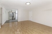 Photo - 914 E Elk Ave Apartment Unit 4