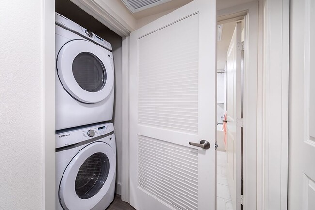 Photo - Bowen Apartments