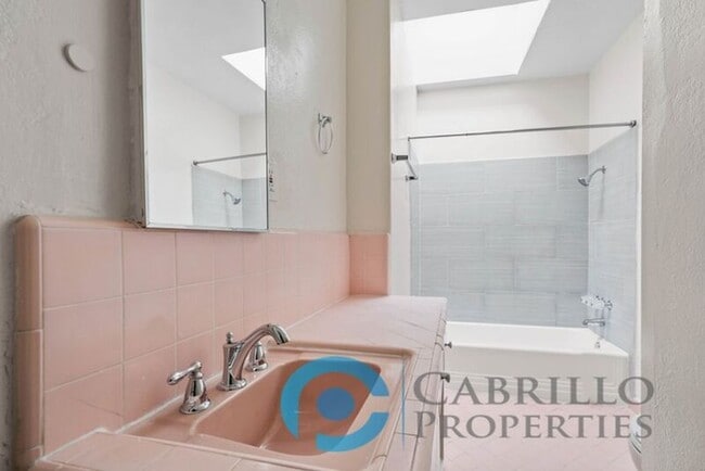 Photo - 3009 1/2 30th Street