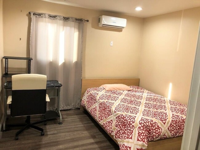 Photo - 1299 W 37th Dr Apartment