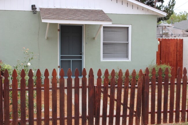 Photo - 1004 E Almond Ave