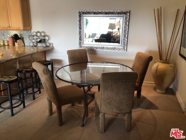 Photo - 415 Montana Ave Unit 306