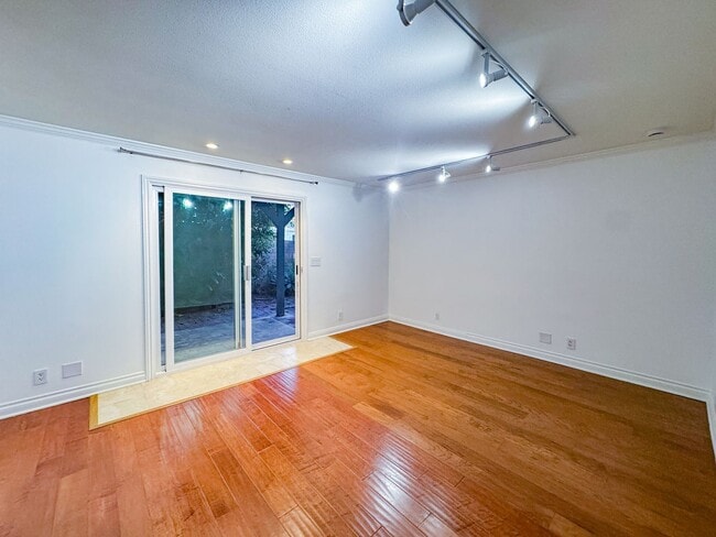 Photo - Beautiful 3 Beds 2 Baths Townhome in Hermosa Beach