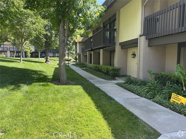 Building Photo - 714 Briarwood Ln Rental