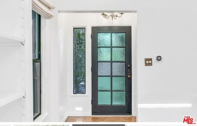 Photo - 1125 1/2 Glenville Dr