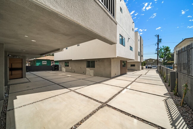 Photo - 6053 Craner Ave