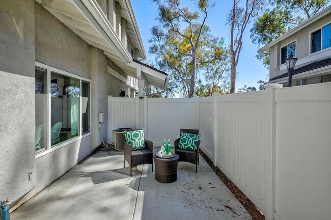 Photo - 2422 Coventry Cir