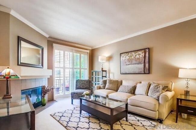 Building Photo - 2020 Camino de la Reina Unit 206