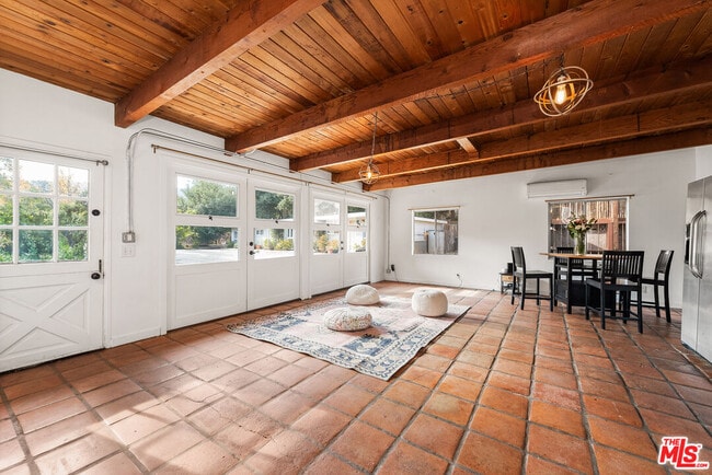 Photo - 1710 Topanga Skyline Dr