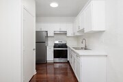 Studio - 400SF - Kitchen - SUT - 1314 Sutherland St Apartments