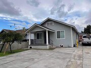 Photo - 1011 E 67th St House