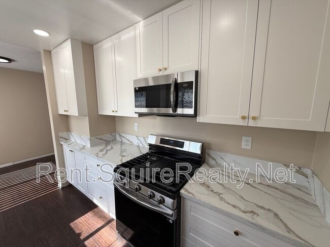 Photo - 256 Euclid Pl Condo Unit B