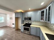 Photo - Beautiful spacious detached 2 bedrooms - 1... House
