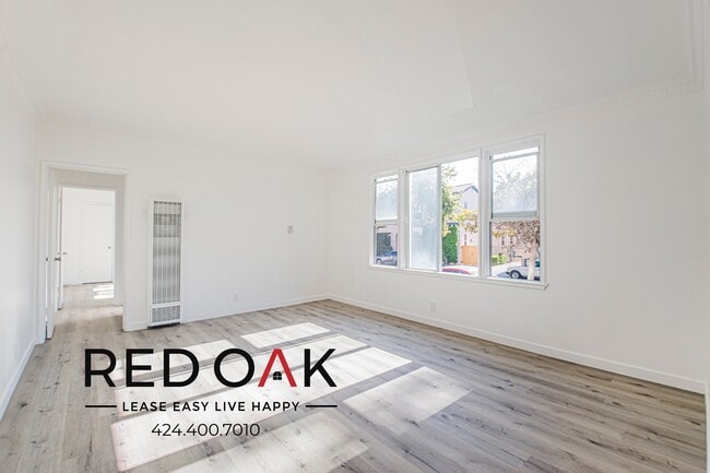 Building Photo - 820 S Gramercy Pl