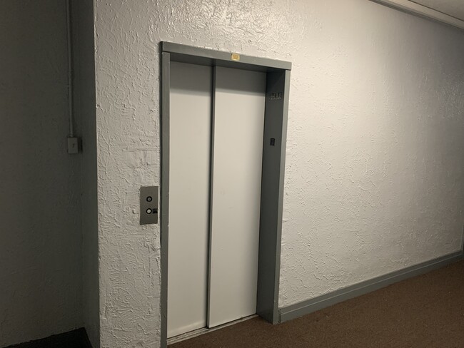 Photo - 238 S Kenmore Ave Unit S Kenmore