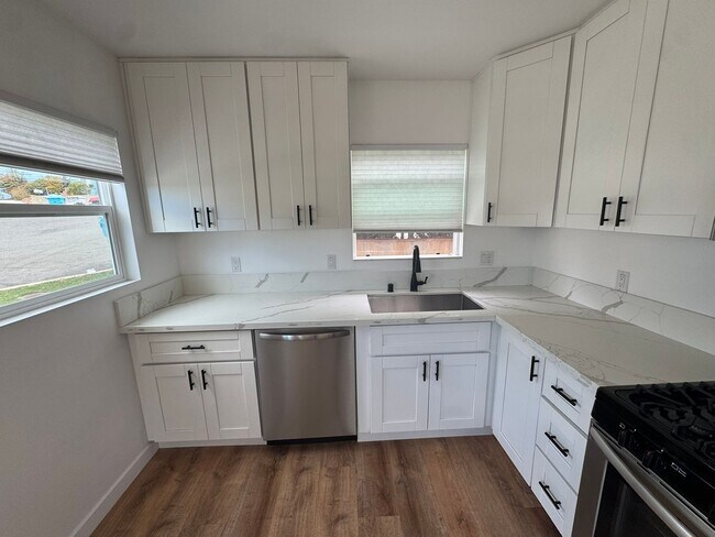 Photo - 6737-43 Thomson Ct. Unit 6737