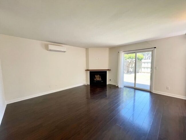 Photo - Beautifully Renovated 2 Bedroom 1.5 Bath Coronado Village Home