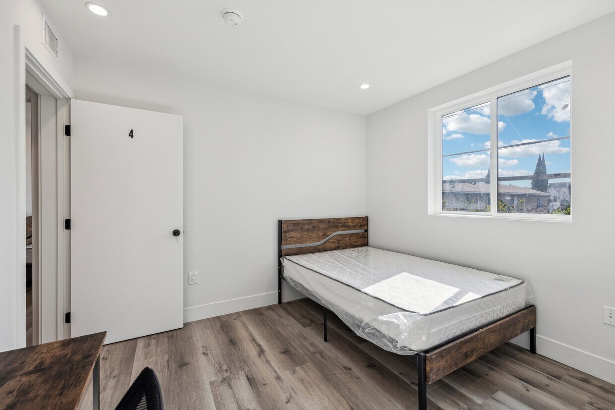 Floor Plan -  Private Room at 1326 W 35th Pl (4B4B)