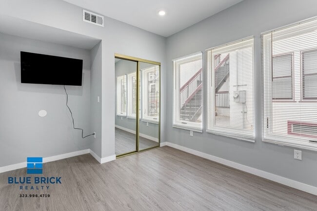 Photo - 1166 1/2 W 29th St-1166 Unit 1166