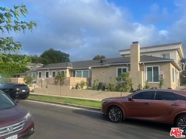 Building Photo - 12203 Falkirk Ln Unit 12207 Rental