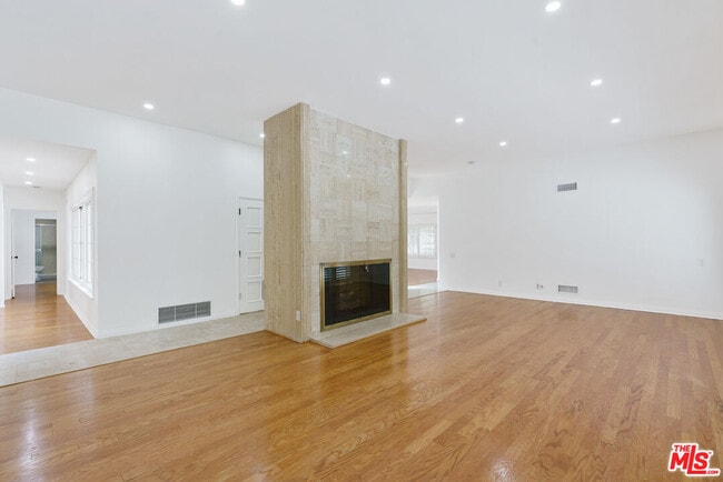 Photo - 2208 Winona Blvd