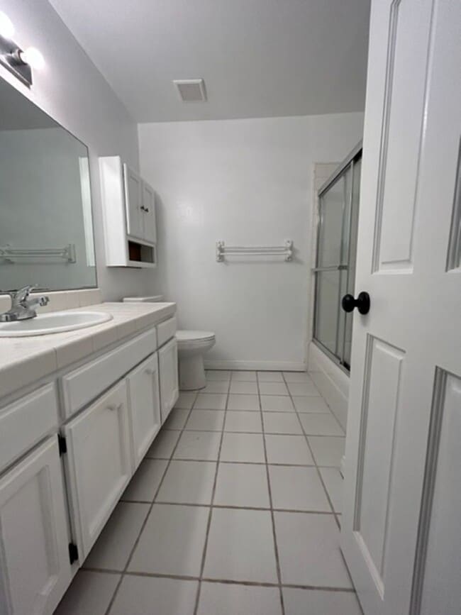 Photo - Los Caballeros #319 Unit 319