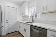Studio, 1BA - 500SF - Kitchen - 1022 Tait St