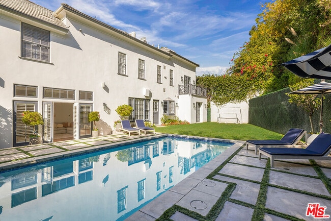 Photo - 1460 N Doheny Dr