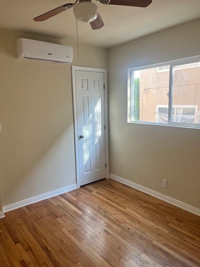 Photo - 1391 N Altadena Dr Unit B