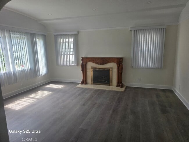 Photo - 521 E Valencia Ave