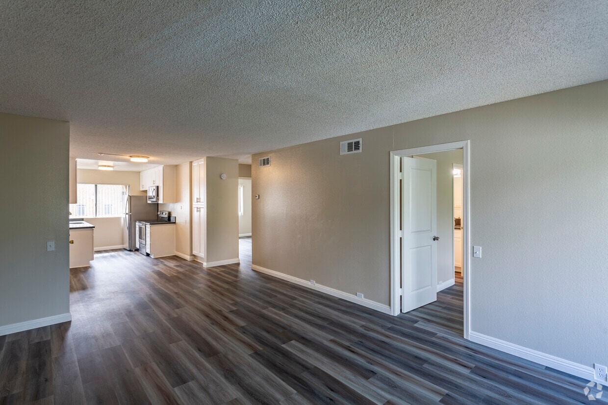 Floor Plan - 2 Bedrooms, 2 full