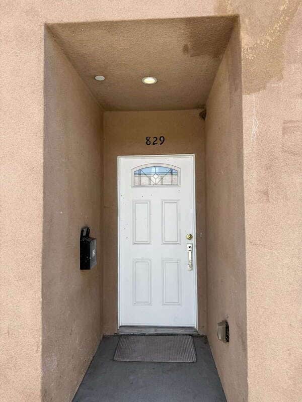 Photo - 829 E 74th St