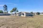 Photo - 3 bedroom home in a huge lot