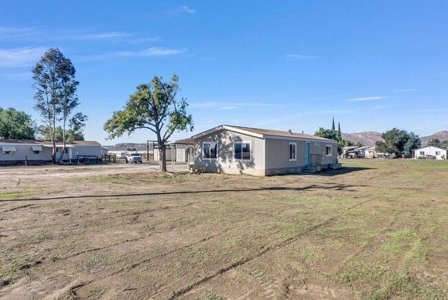 Building Photo - 22450 Norris Ln Unit 22450 Norris Ln Back