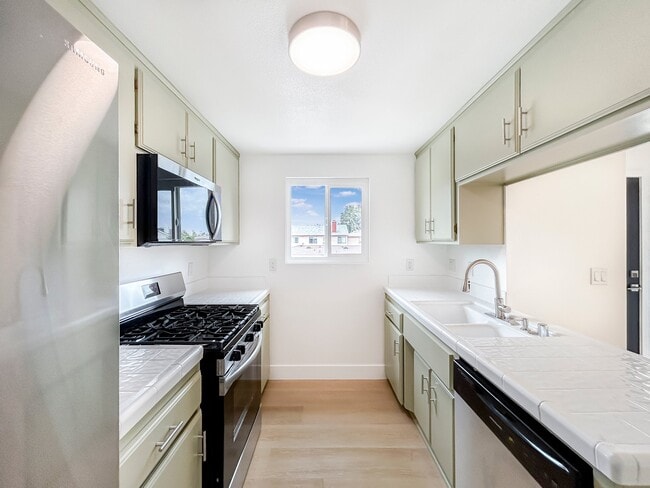 Photo - 3332-10863 Florista St Unit 10863 Walnut St