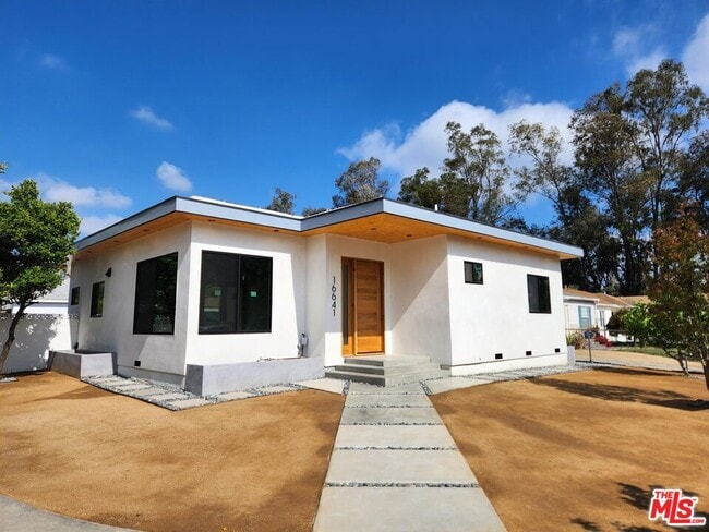 Photo - 16641 McCormick St House