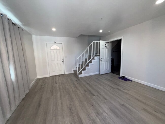 Photo - Newly Renovated 3 Bed / 2.5 Bath Apartment...