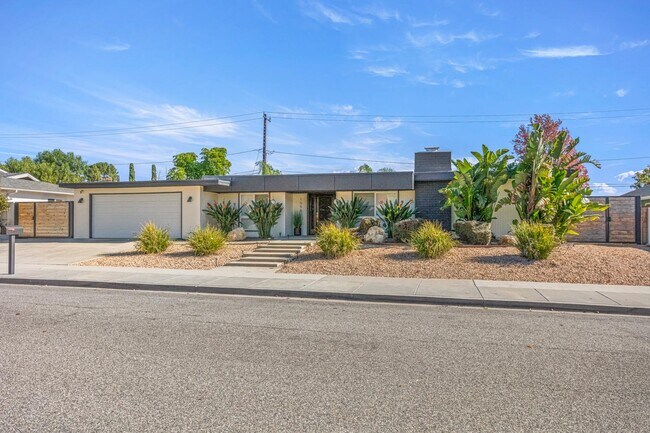 Photo - 1558 Wakefield Ave