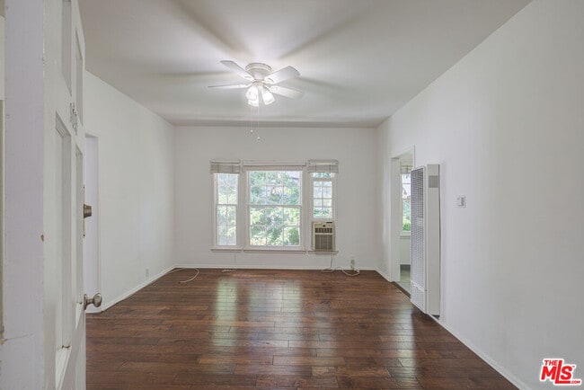 Photo - 965 N Doheny Dr Unit 1/2