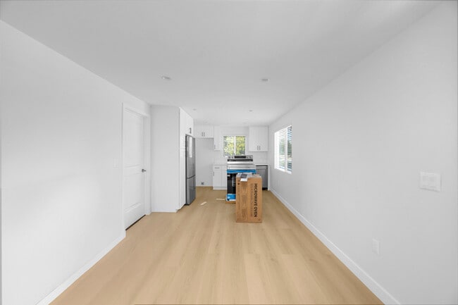 Photo - 1607 Vuelta Grande Ave Unit B