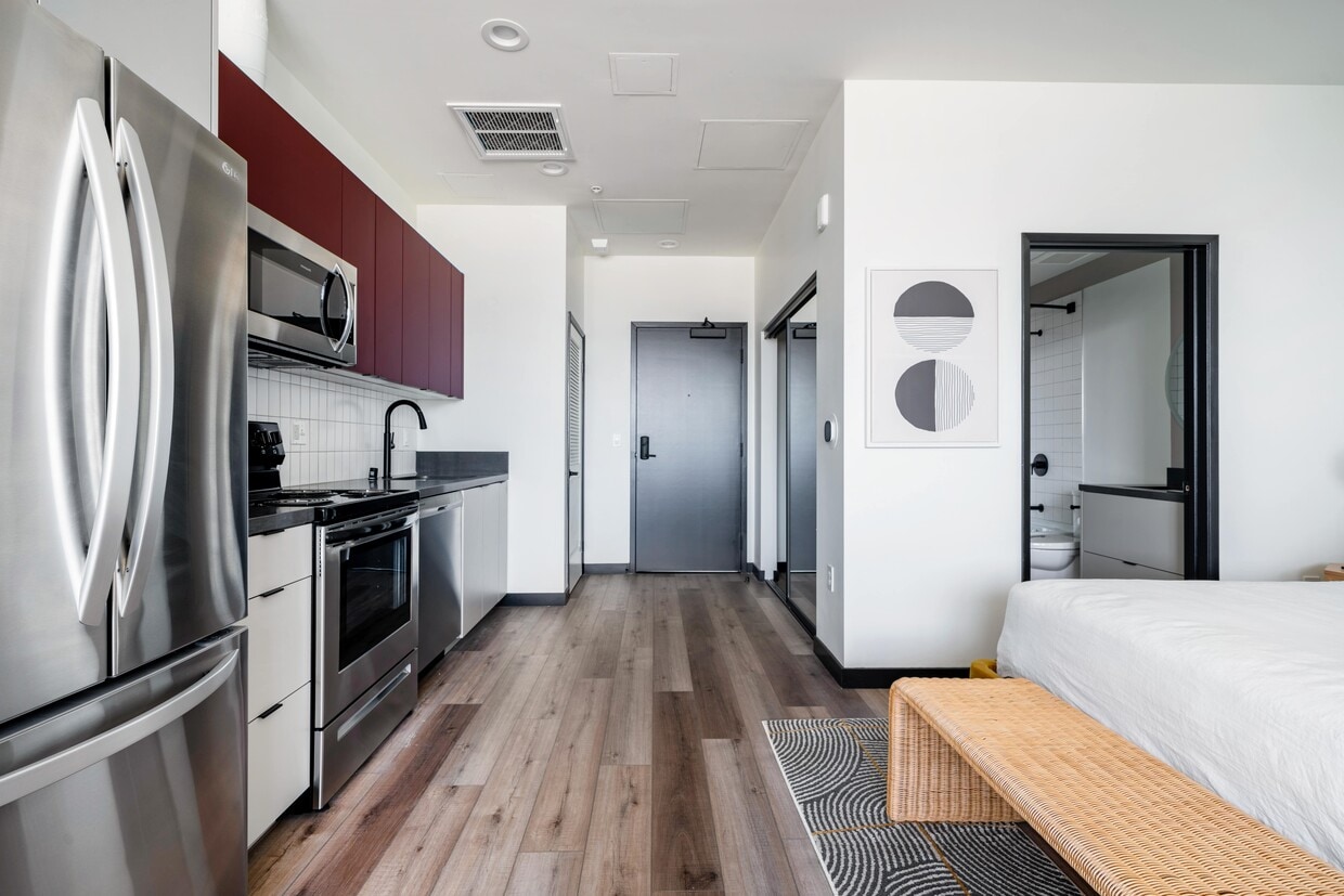 Floor Plan - 1 Bed 2 Bath +Den - 868 sqft